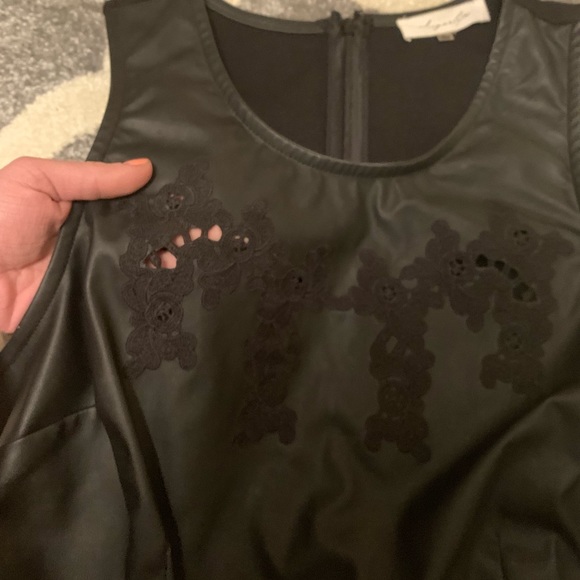 EUC faux leather & lace eyelet peplum top Size L - Picture 5 of 6
